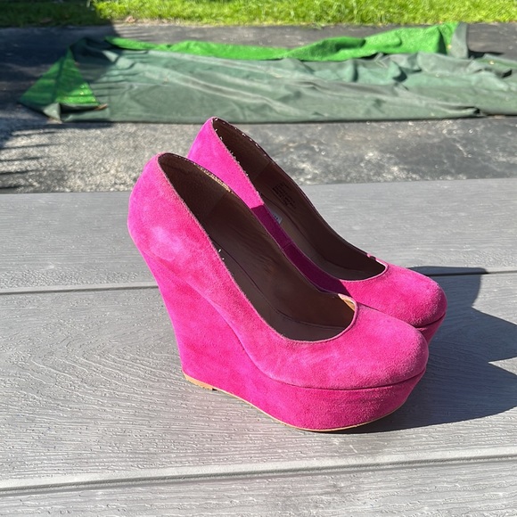 Steve Madden purple hot pink suede wedge - Picture 2 of 3